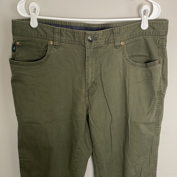 G.H. Bass & Co. Men’s Army Green 5-pocket Button & zip fly Pants- 34/32L - Picture 3 of 12